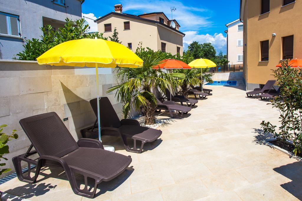 Villa Sara Porec Exterior photo
