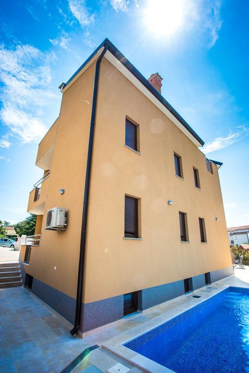 Villa Sara Porec Exterior photo